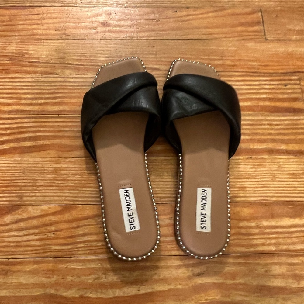 Sandals - Picture 2 of 3